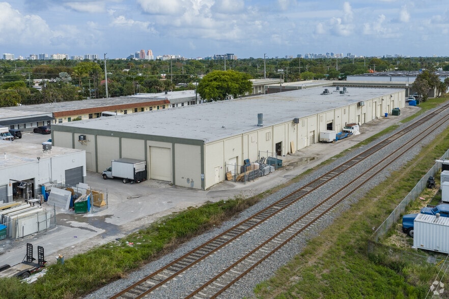 Primary Photo Of 4701-4755 NE 12th Ave, Oakland Park Warehouse For Lease