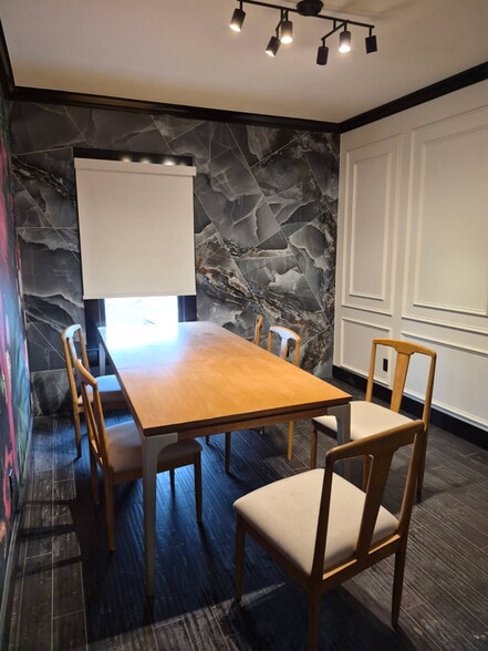 More Photos Of 10910 NE Fourth Plain Blvd, Vancouver Office For Lease