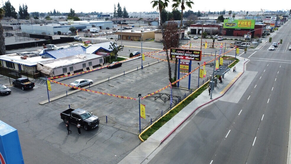 More Photos Of 4030 N Blackstone Ave, Fresno General Retail For Sale