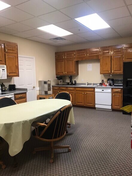 More Photos Of 1459B Field Park Cir, Marietta Flex For Lease