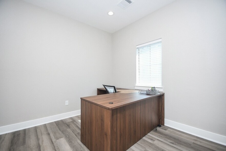 More Photos Of 23219 Red River Dr, Katy Medical For Sale