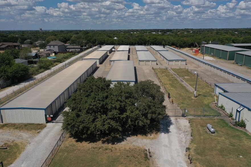 More Photos Of 15298 King Rd, Frisco Self Storage For Sale