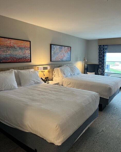 More Photos Of 100 Coles Centre Pky, Mattoon Hotel For Sale