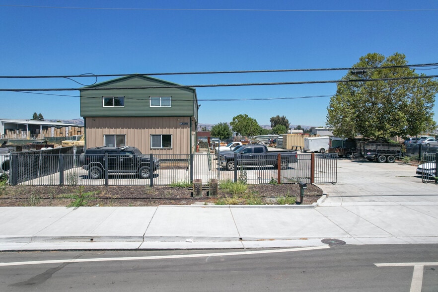 More Photos Of 6620 Monterey Rd, Gilroy Warehouse For Sale