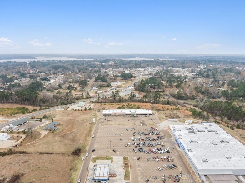 More Photos Of 771 Sterlington Hwy, Farmerville General Retail For Lease