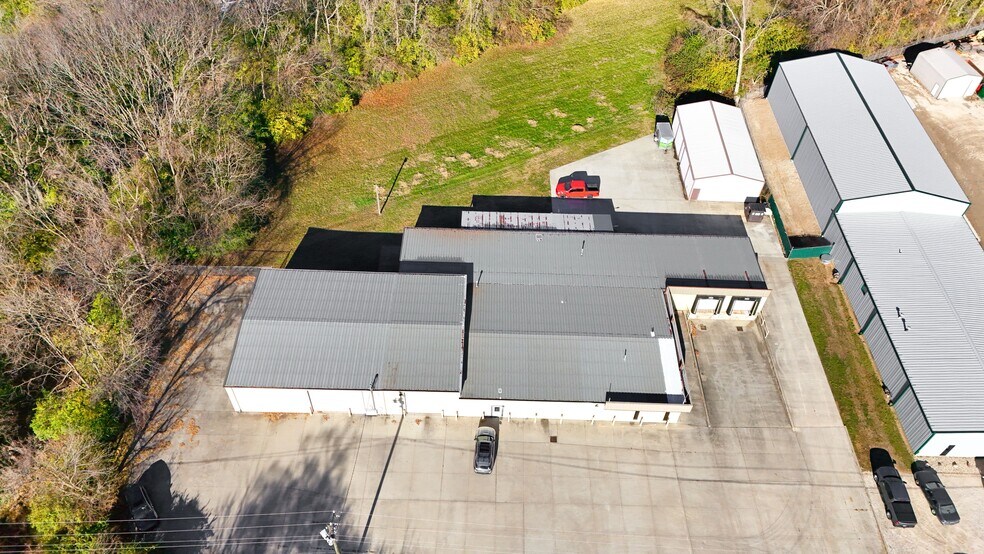 More Photos Of 200 Industry Dr, Carlisle Warehouse For Lease