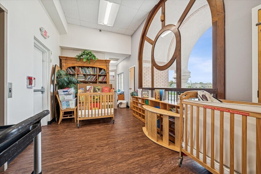 More Photos Of 258 King George Rd, Warren Office For Sale