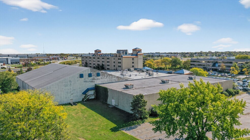 More Photos Of 1550 E Dundee Rd, Palatine Hotel For Sale