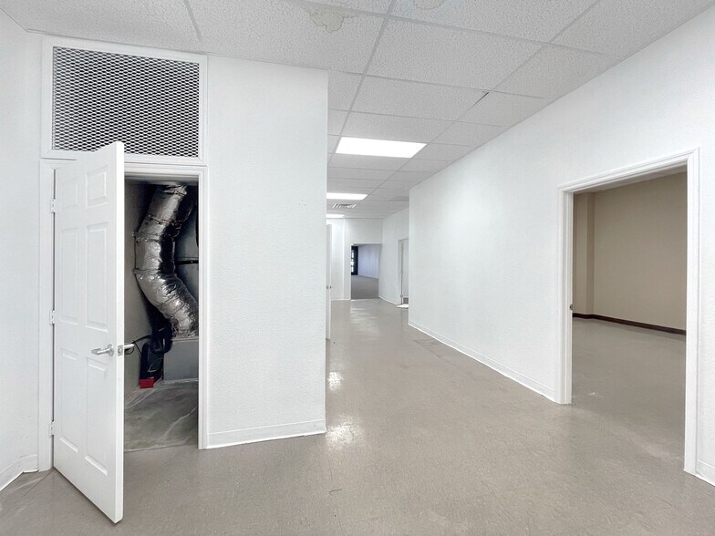 More Photos Of 130-132 W Central Ave, Winter Haven Storefront For Sale