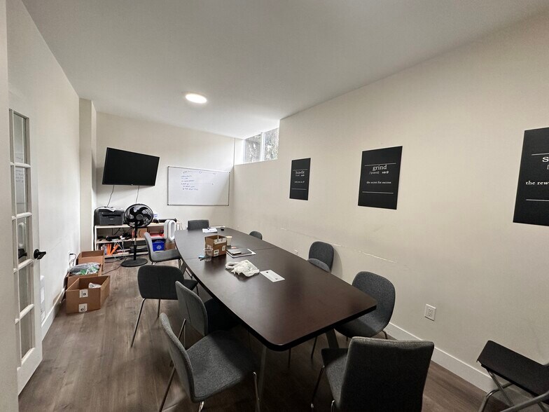 More Photos Of 518 Agnes St, New Westminster Office For Lease