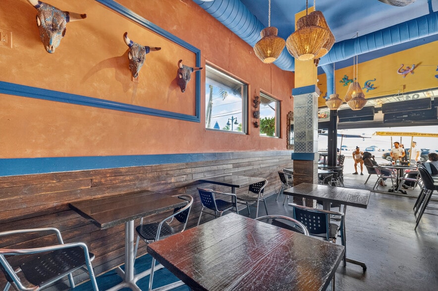 More Photos Of 917 N Fort Lauderdale Beach Blvd, Fort Lauderdale Storefront For Sale