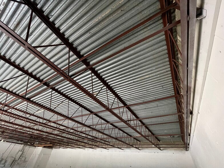 More Photos Of 1021 W Swann Ave, Tampa Supermarket For Lease