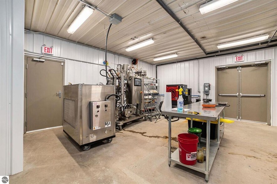 More Photos Of 110 W Park Dr, Kalkaska Service For Sale