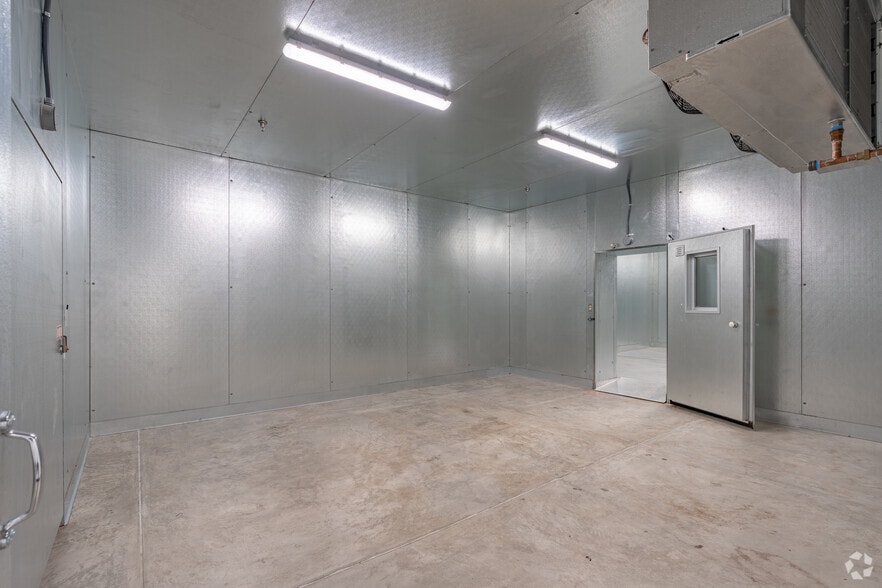 More Photos Of 6222 San Fernando Rd, Glendale Restaurant For Lease