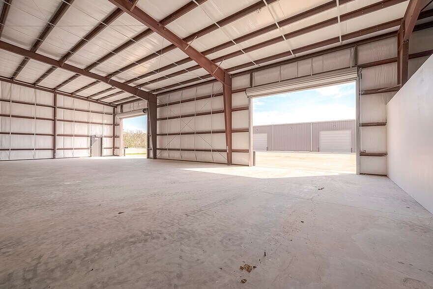 More Photos Of 22820 Hufsmith Kohrville Rd, Tomball Industrial For Sale