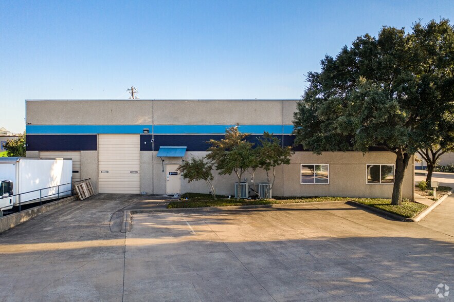 More Photos Of 9201 Metric Blvd, Austin Warehouse For Lease