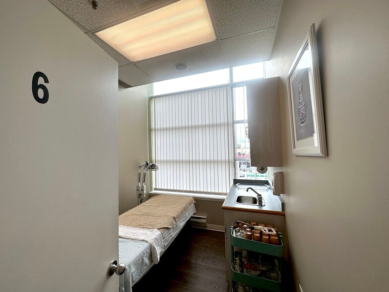 More Photos Of 8260 Westminster Hwy, Richmond Storefront For Sale