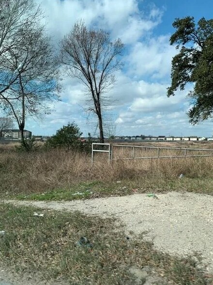 More Photos Of 2722 Almeda Genoa Rd, Houston Office Residential For Sale