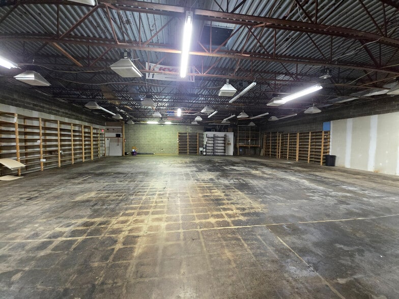 More Photos Of 100 N Railroad Ave, Wyoming General Retail For Lease