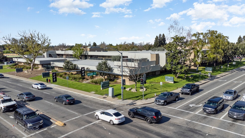 More Photos Of 5100 California Ave, Bakersfield Office For Lease