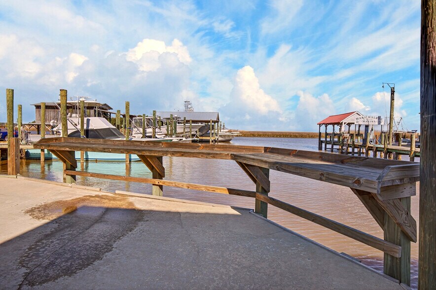 More Photos Of 3308 Mary Walker Dr, Gautier Marina For Sale