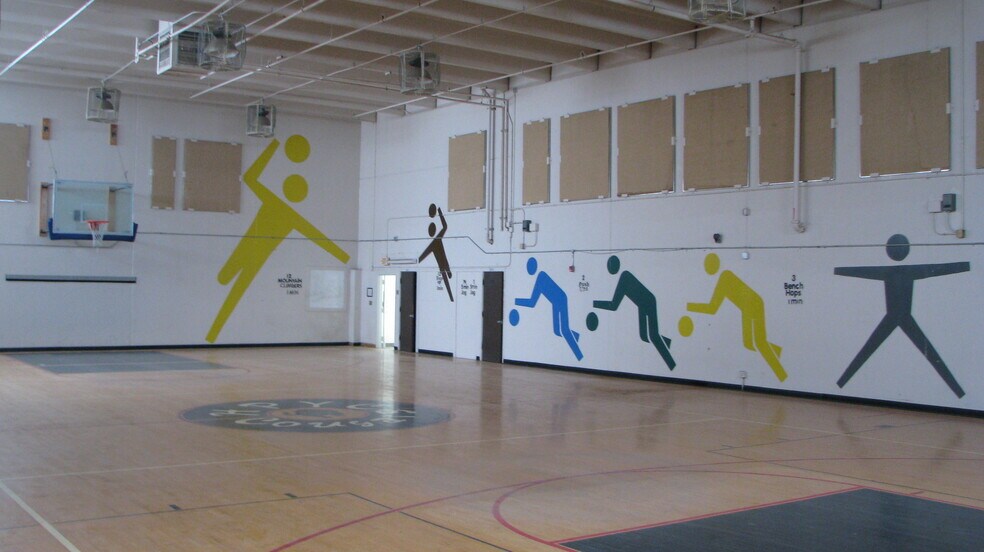 More Photos Of 901 Industrial Park Rd, Brush Warehouse For Sale