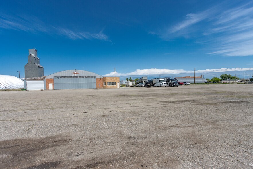 More Photos Of 76 Sawyer Lp, Hardin Flex For Sale