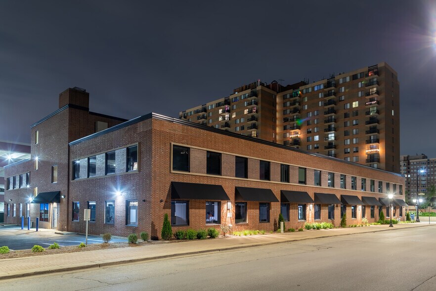 More Photos Of 44 S Vail Ave, Arlington Heights Office For Lease