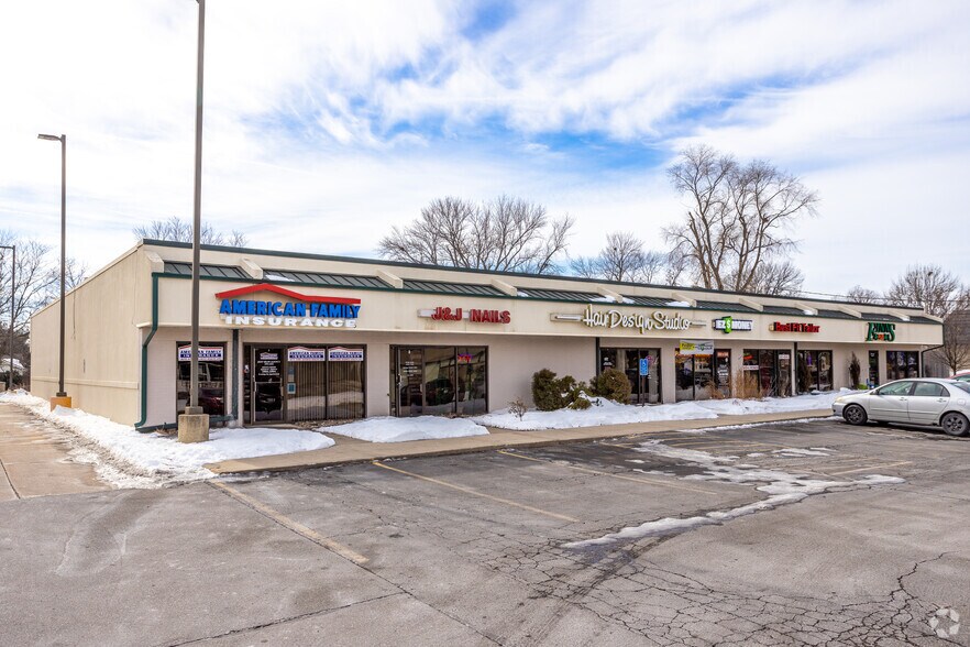 Primary Photo Of 7020 Douglas Ave, Urbandale Storefront For Sale