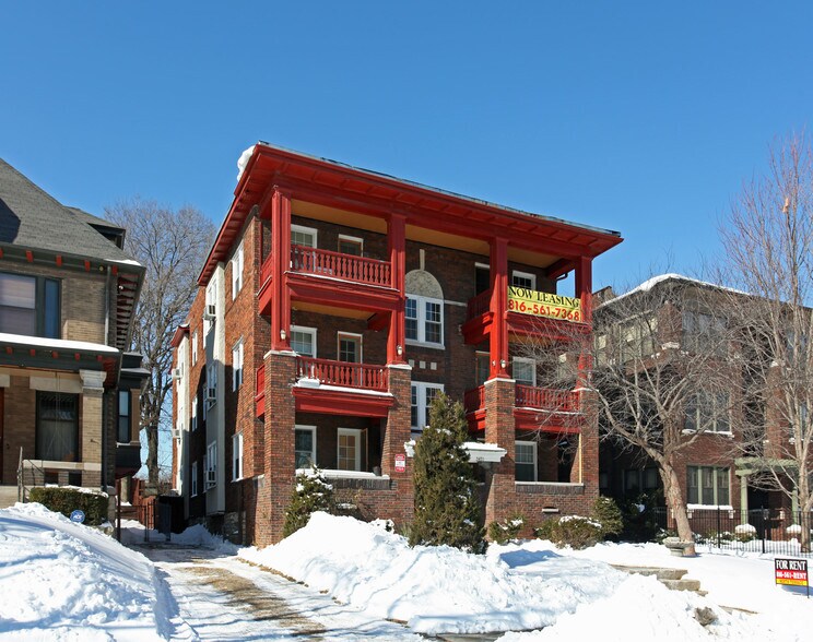 Primary Photo Of 3820 Walnut St, Kansas City Apartments For Sale