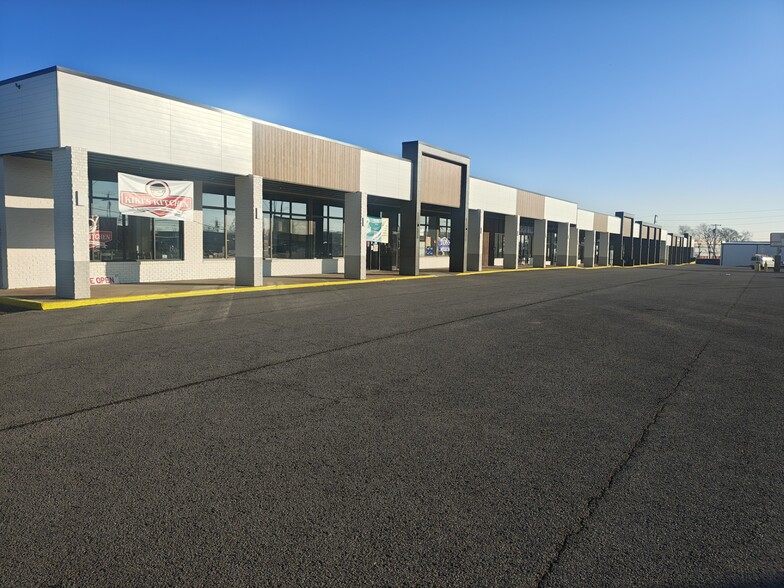 Primary Photo Of 260 W Main St, Hendersonville Unknown For Lease