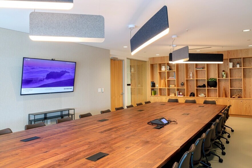 More Photos Of 1 Concourse Pky NE, Atlanta Coworking Space