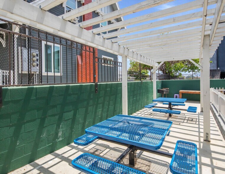 More Photos Of 2202-2208 Michigan Ave, Los Angeles Apartments For Sale