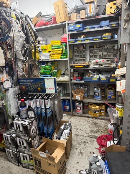 More Photos Of 45-35 39th St, Long Island City Warehouse For Lease
