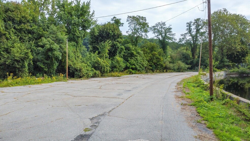 More Photos Of 35 Lower Grape St, Chicopee Warehouse For Sale