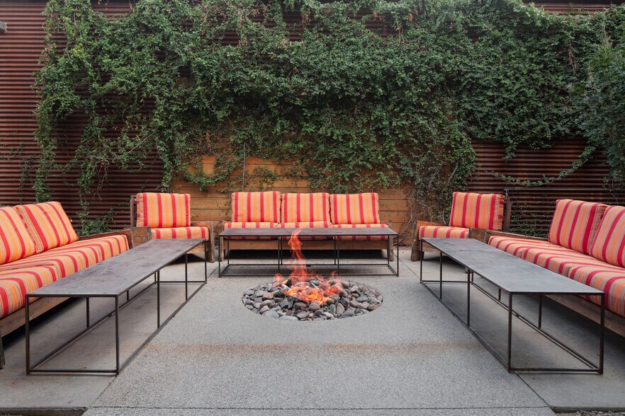 More Photos Of 3243 N 3rd St, Phoenix Restaurant For Sale