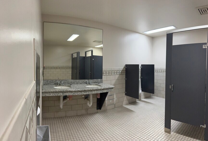 More Photos Of 23351-23361 Madero, Mission Viejo Research And Development For Lease