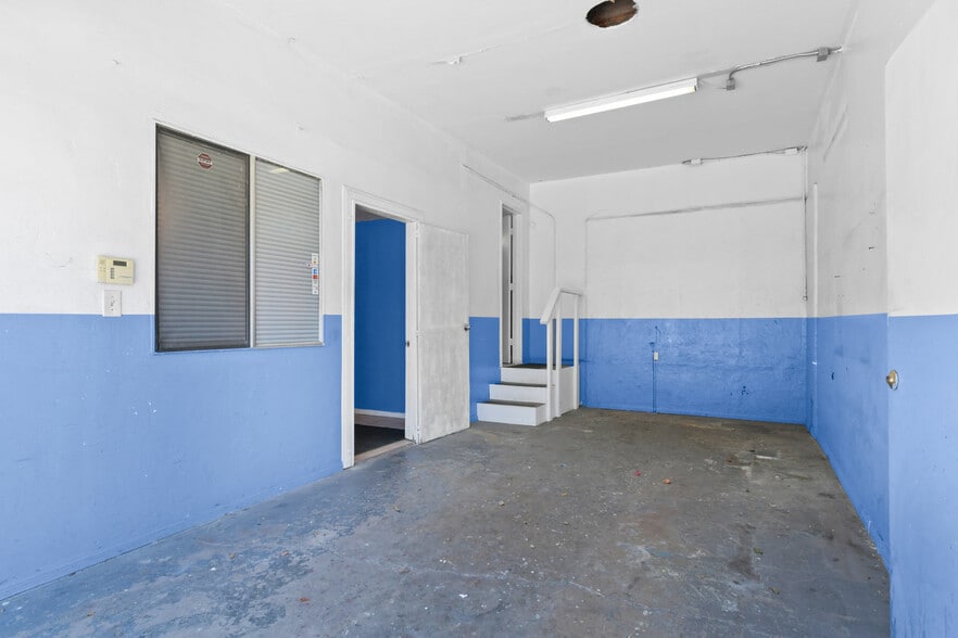 More Photos Of 3814 Acacia St, San Diego Auto Repair For Sale