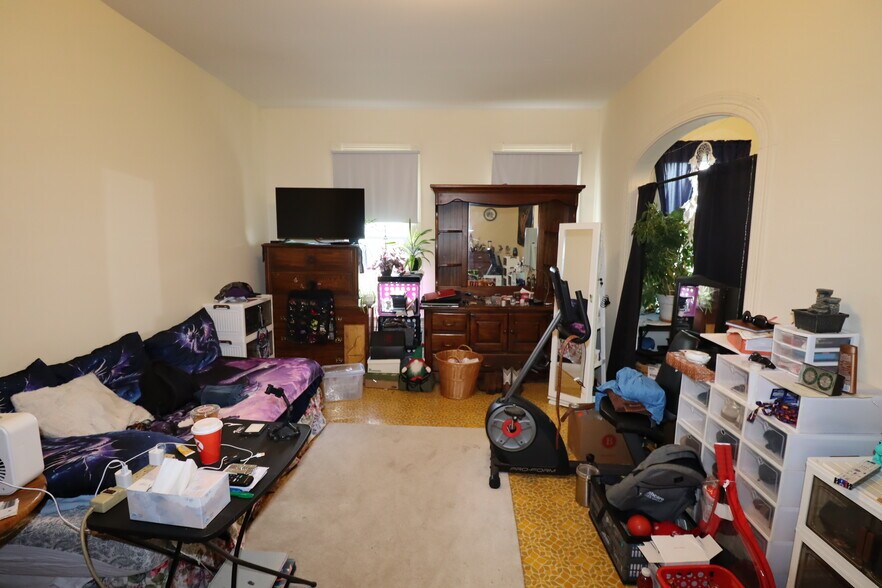 More Photos Of 1222 Lake Shore Dr E, Ashland Bar For Sale