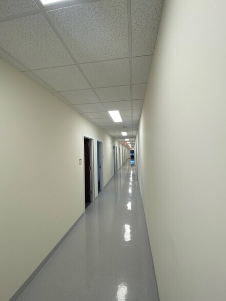 More Photos Of 590 Naamans Rd, Claymont Office For Lease