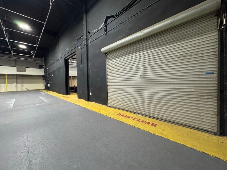 More Photos Of 25167-25169 Anza Dr, Valencia Warehouse For Sale