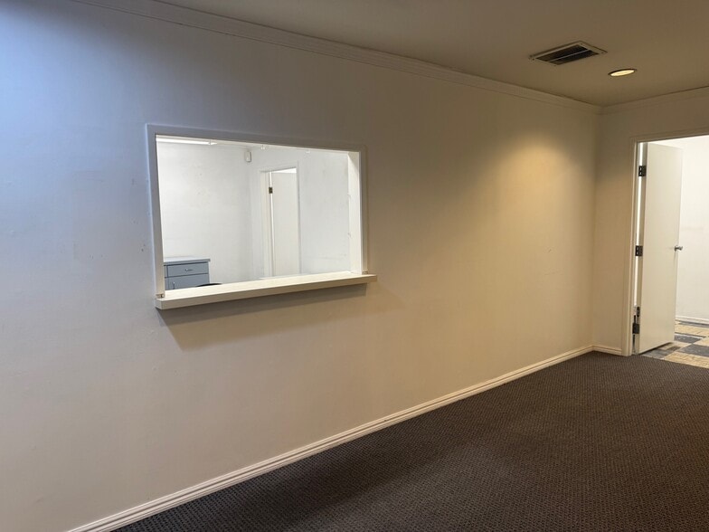 More Photos Of 5451 Laurel Canyon Blvd, Valley Village Medical For Lease