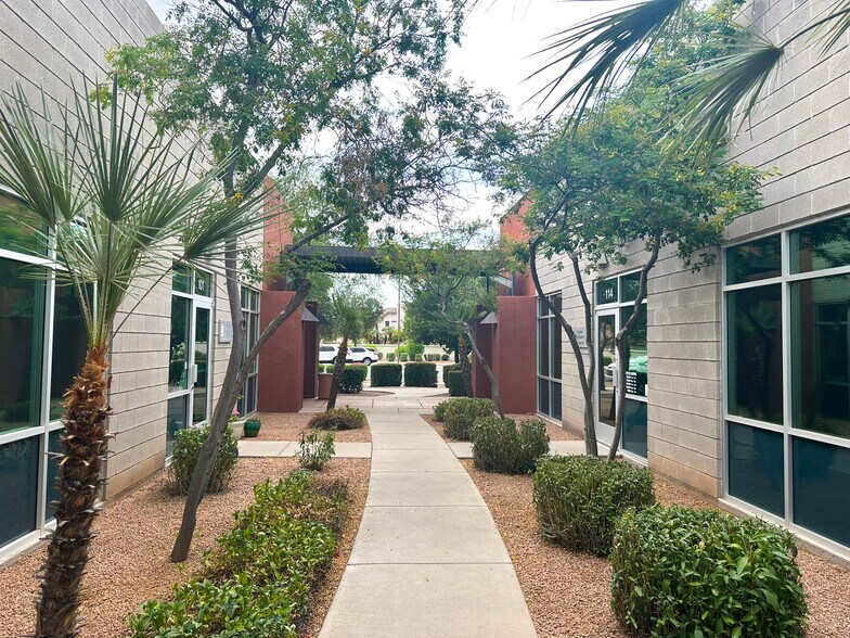 More Photos Of 875 N Greenfield Rd, Gilbert Medical For Lease