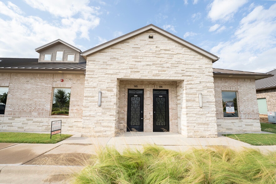 More Photos Of 1400 N Coit Rd, McKinney Unknown For Lease