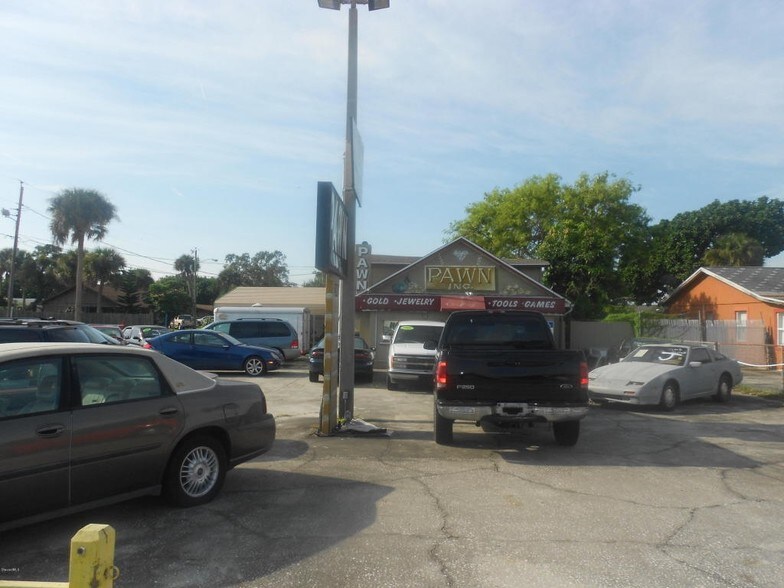 More Photos Of 2005 Aurora Rd, Melbourne Auto Dealership For Lease