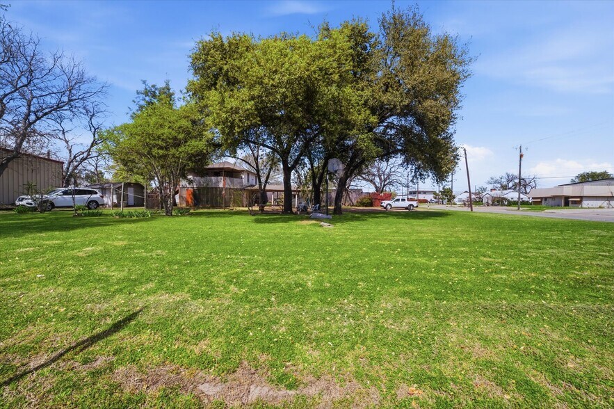 More Photos Of 307 N Britain Rd, Irving Land For Sale