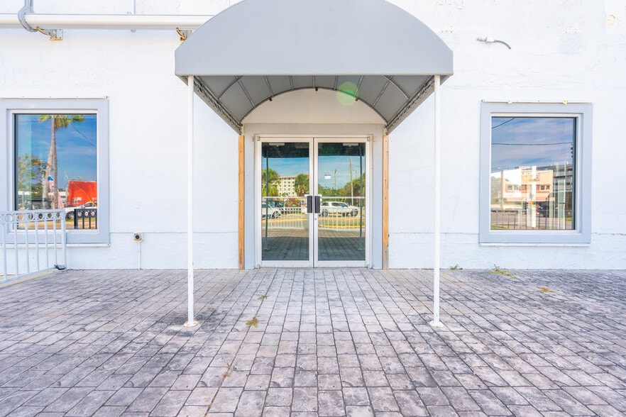 More Photos Of 118 Fairview Ave, Daytona Beach Freestanding For Sale