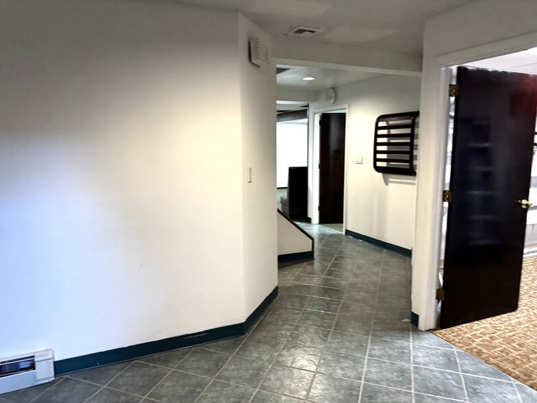 More Photos Of 653-659 Old Country Rd, Westbury Unknown For Lease