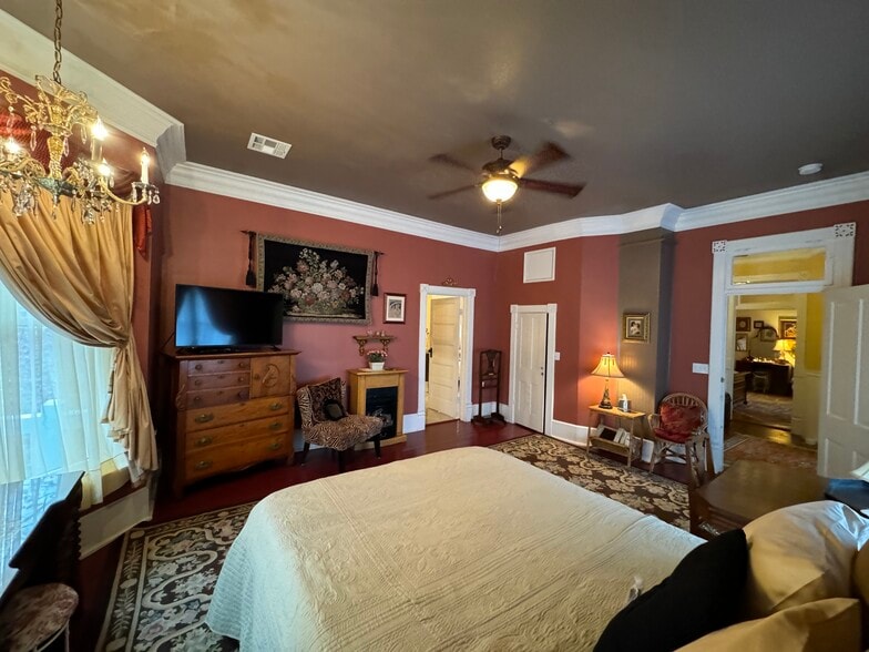 More Photos Of 224 W Chickasaw St, Tahlequah Hospitality For Sale