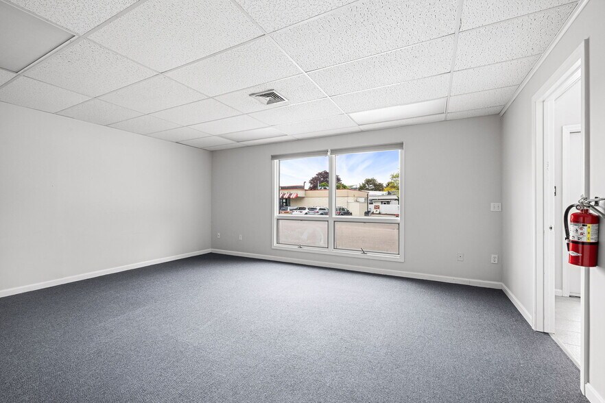 More Photos Of 101 Franklin St, Westerly Medical For Lease